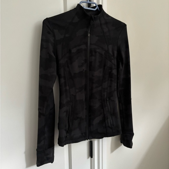 Lululemon define jacket (luon material) - Picture 2 of 5